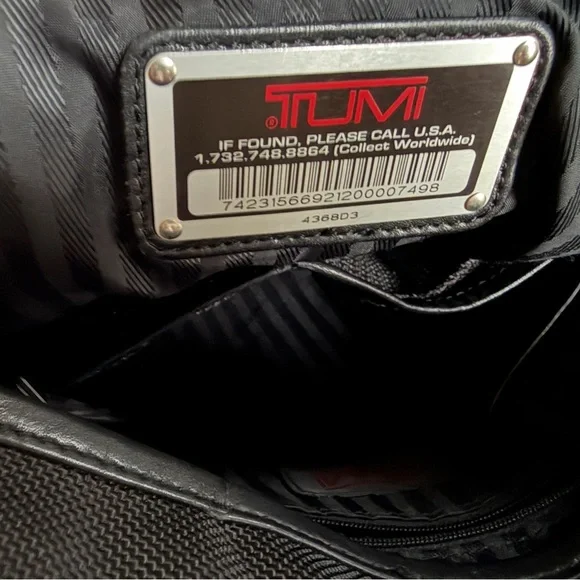 Men's TUMI Black Crossbody Laptop Messenger Bag Leather and Nylon Magnetic Close - Picture 7 of 9
